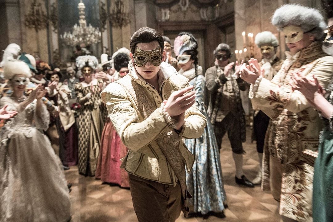 Interlude in Prague : Photo Aneurin Barnard
