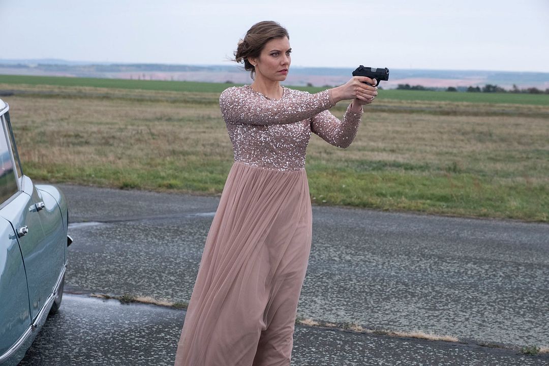 Whiskey Cavalier : Photo Lauren Cohan