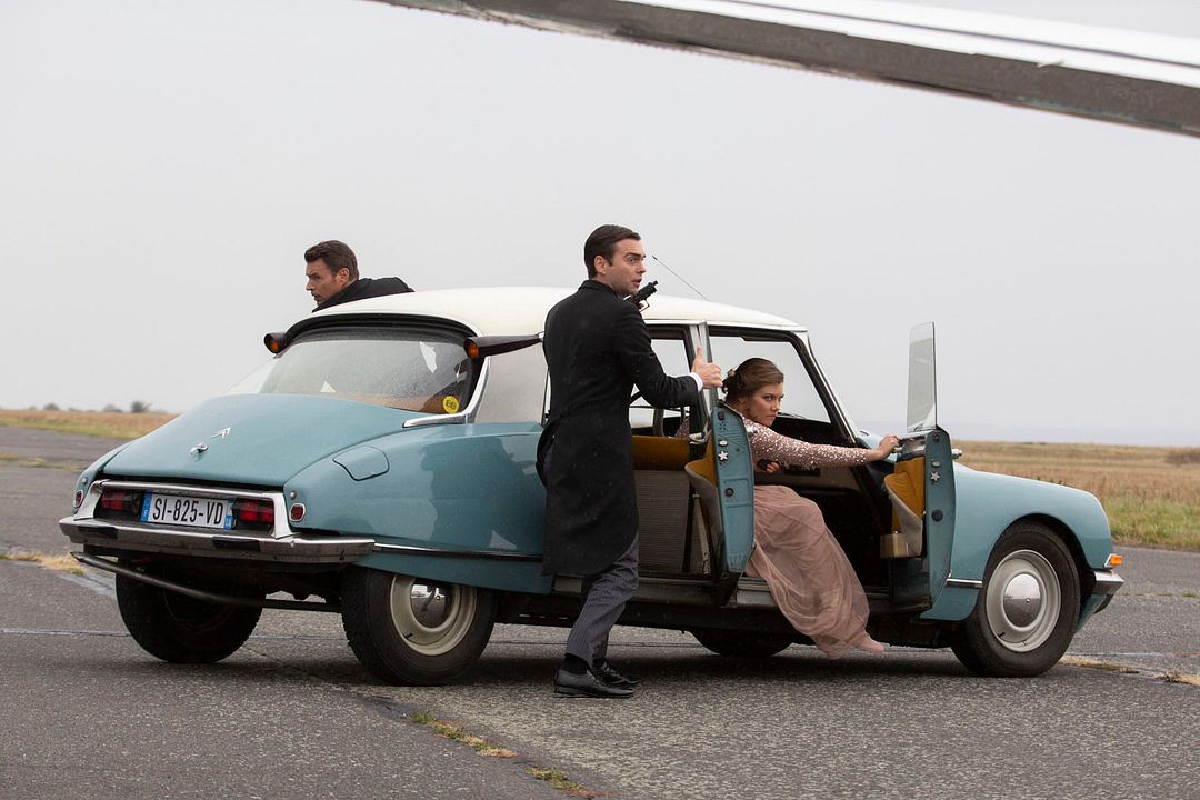 Whiskey Cavalier : Photo Joe Doyle, Lauren Cohan, Scott Foley