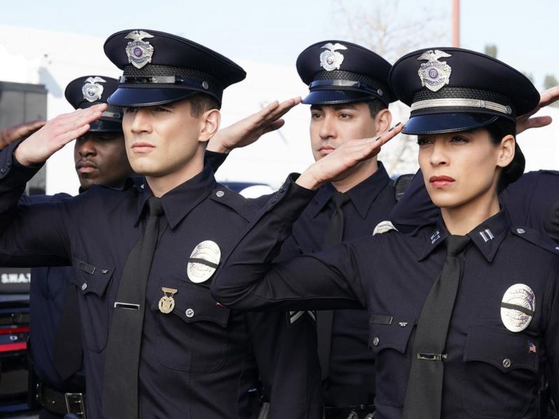 S.W.A.T. (2017) : Photo Stephanie Sigman, Alex Russell