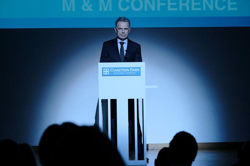 The Resident : Photo Bruce Greenwood