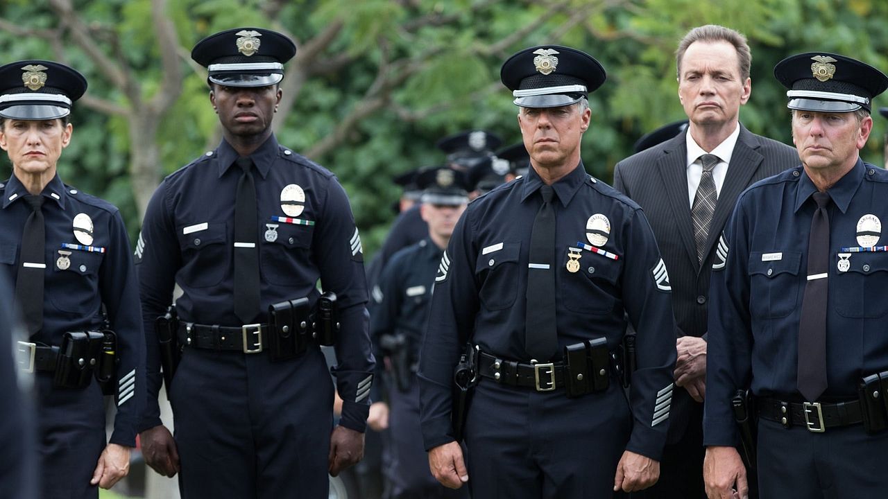 Poster saison 2 Affiche 127 sur 163 AlloCiné