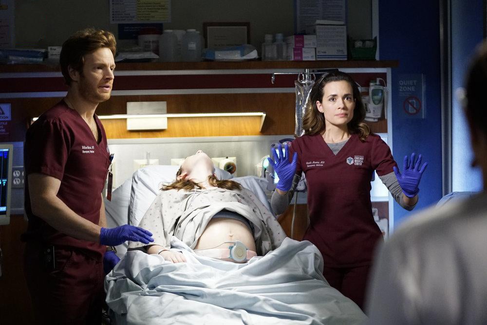 Chicago Med : Photo Torrey DeVitto, Nick Gehlfuss