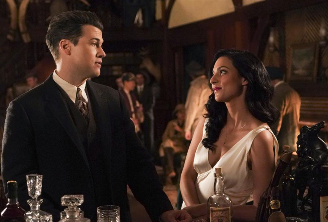 DC's Legends of Tomorrow : Photo Tala Ashe, Nick Zano