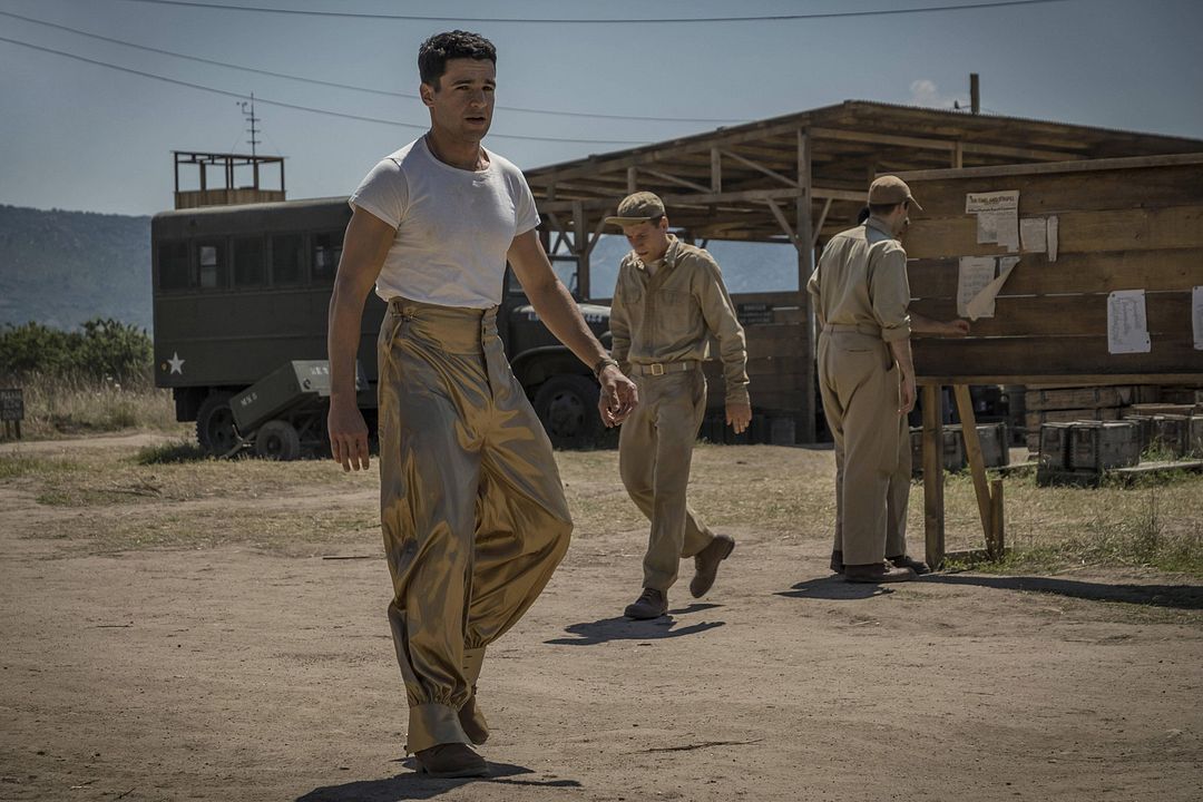 Catch-22 : Photo Christopher Abbott