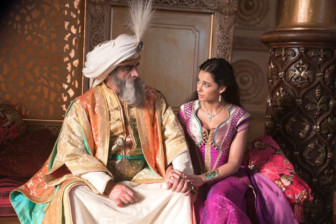 Aladdin : Photo Navid Negahban, Naomi Scott