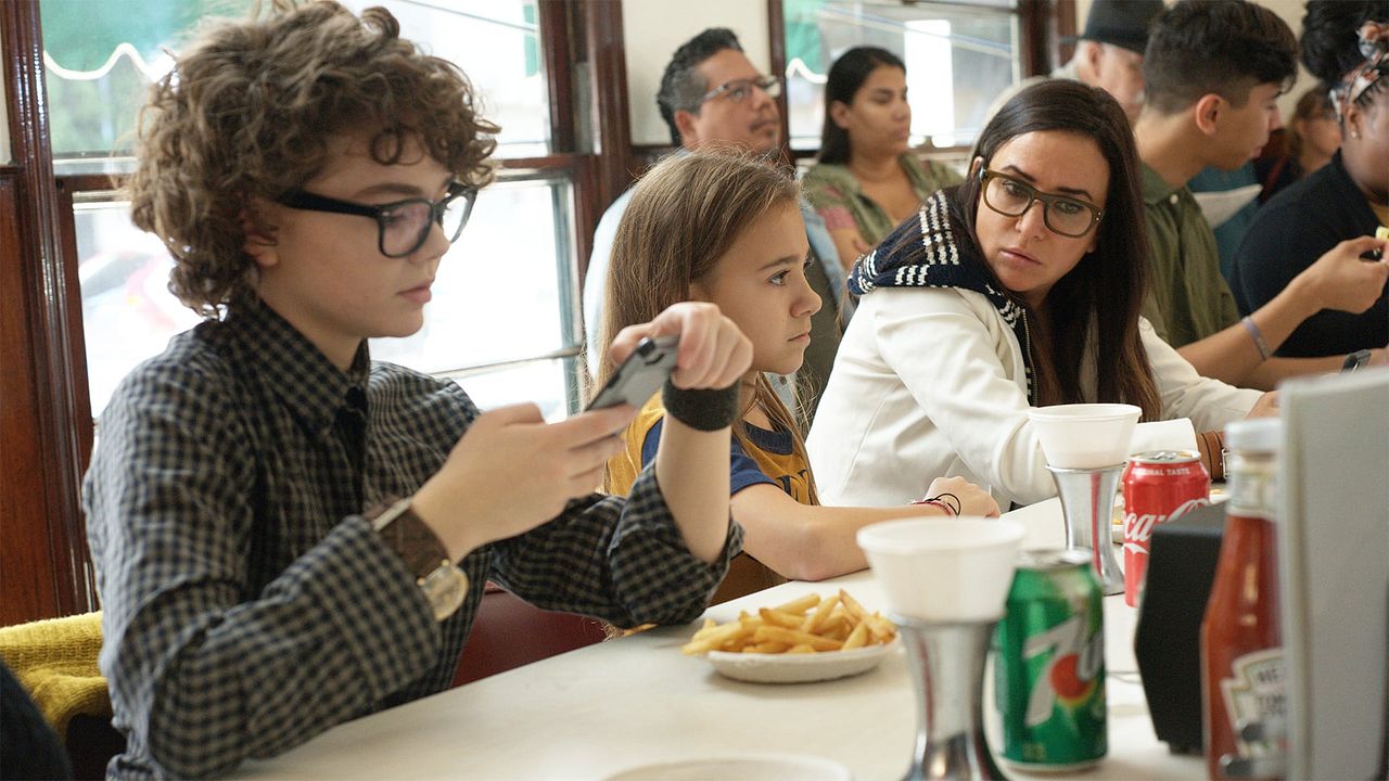 Better Things : Affiche
