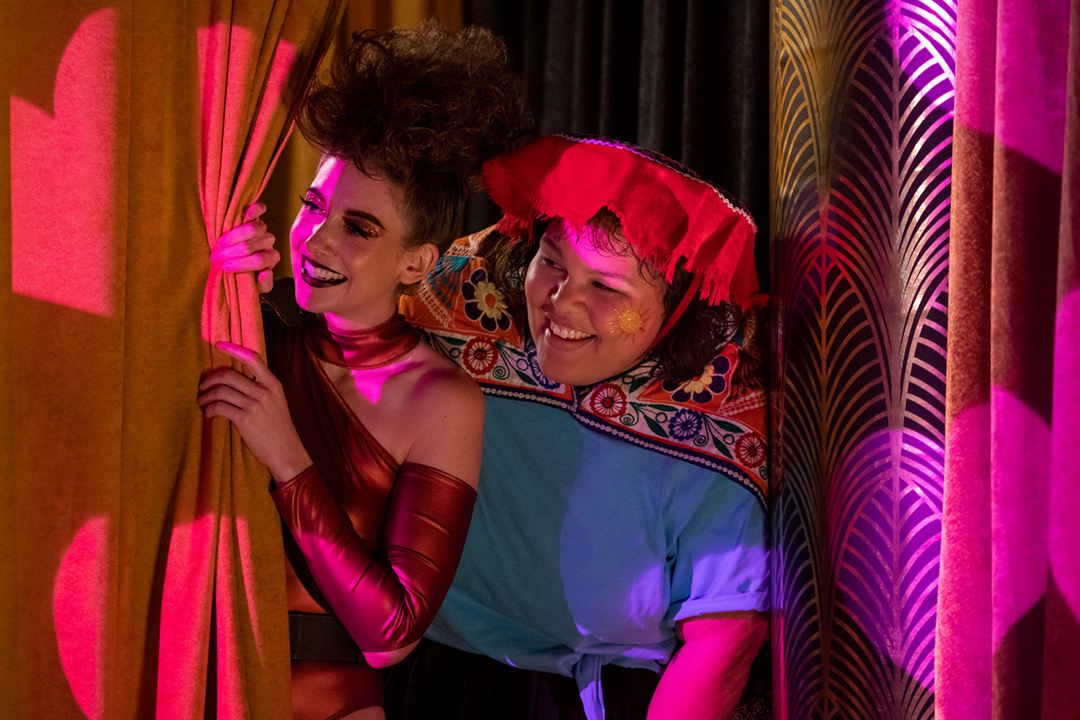 GLOW : Photo Britney Young, Alison Brie