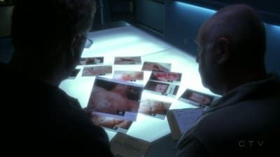 Les Experts : Affiche