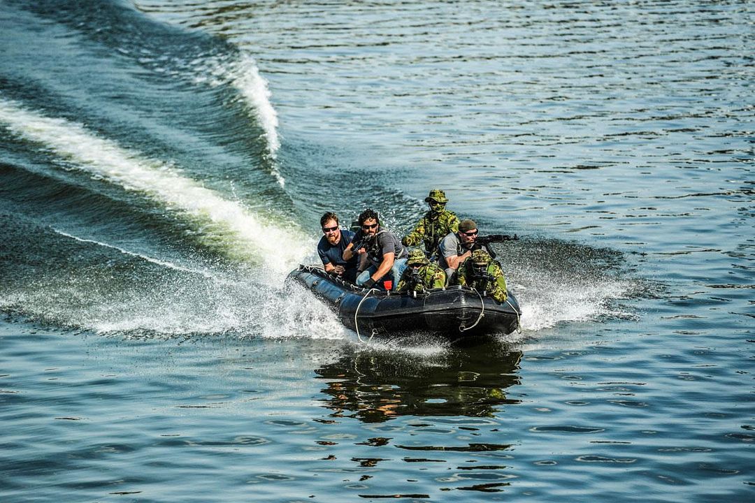 SEAL Team : Photo Tyler Grey, Justin Melnick