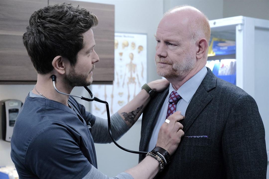 The Resident : Photo Glenn Morshower, Matt Czuchry