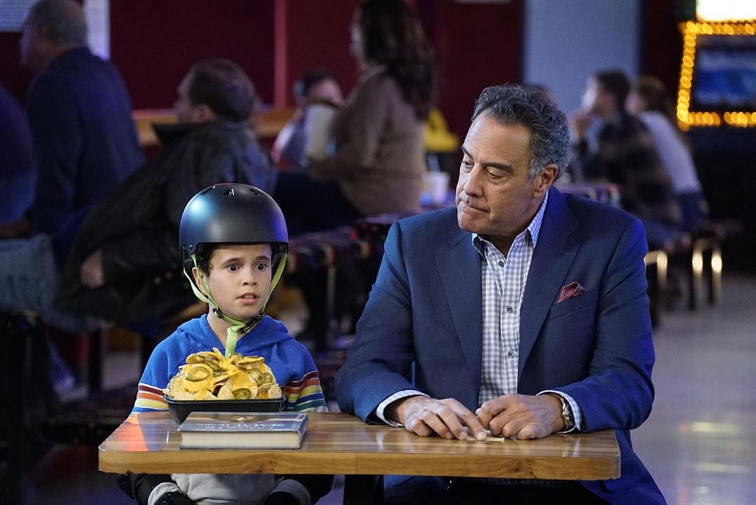 Single Parents : Photo Tyler Wladis, Brad Garrett