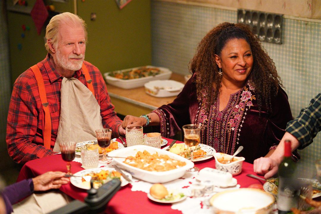 Bless This Mess : Photo Pam Grier, Ed Begley Jr.