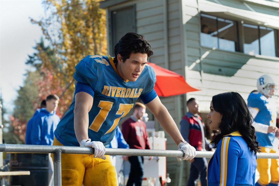 Riverdale : Photo Charles Melton, Camila Mendes