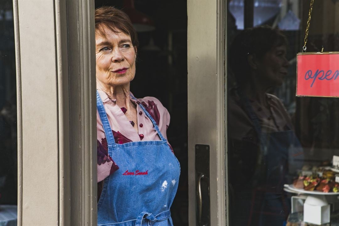 Photo Celia Imrie