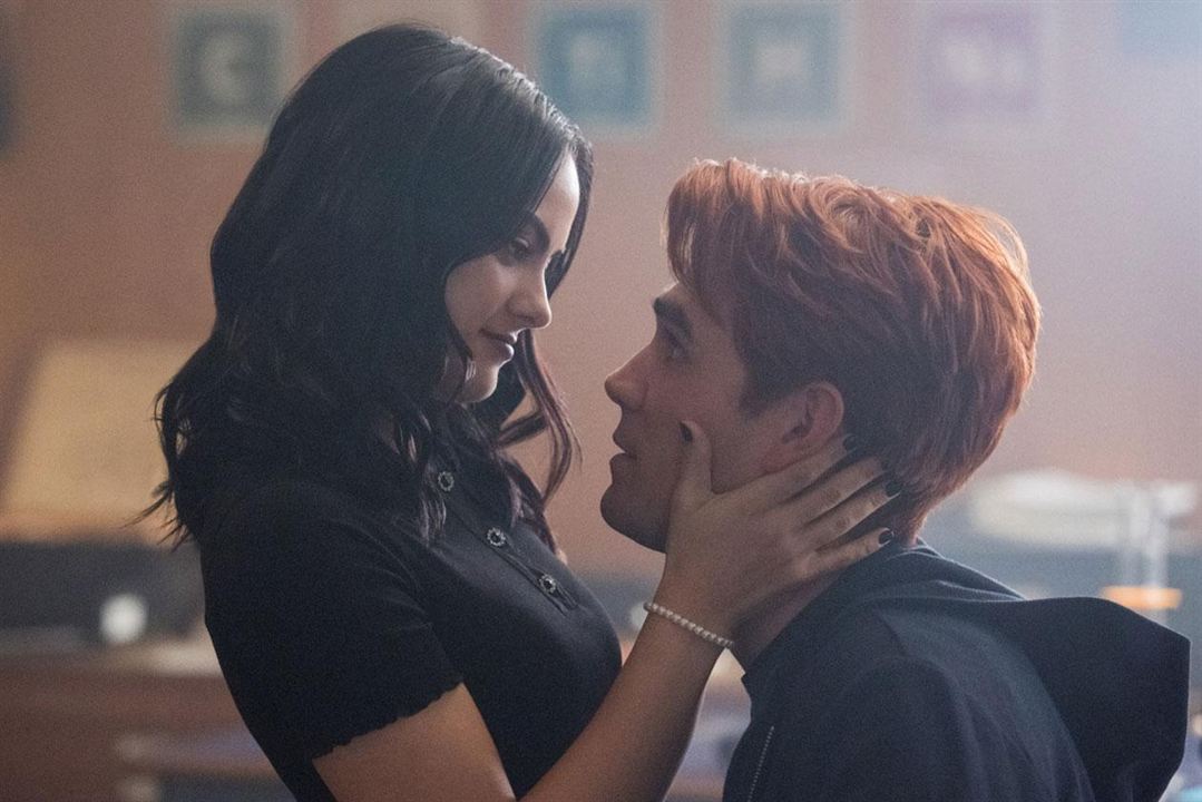 Riverdale : Photo K.J. Apa, Camila Mendes