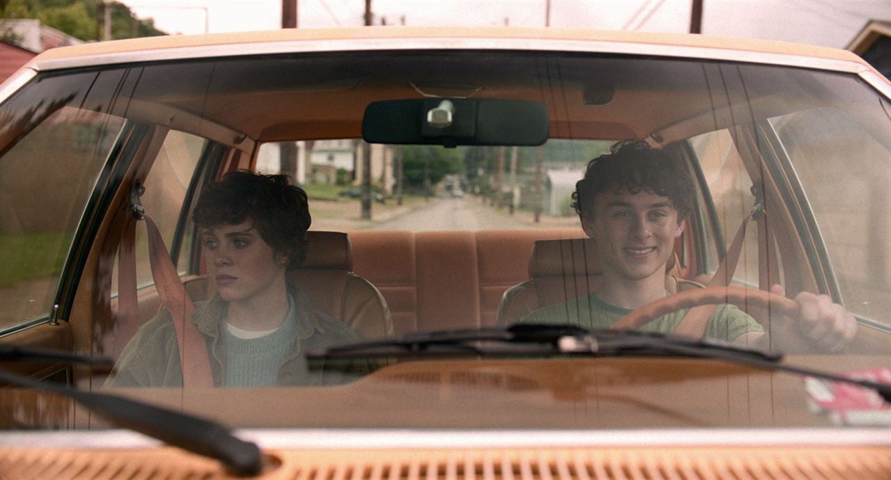 I Am Not Okay With This : Photo Sophia Lillis, Wyatt Oleff