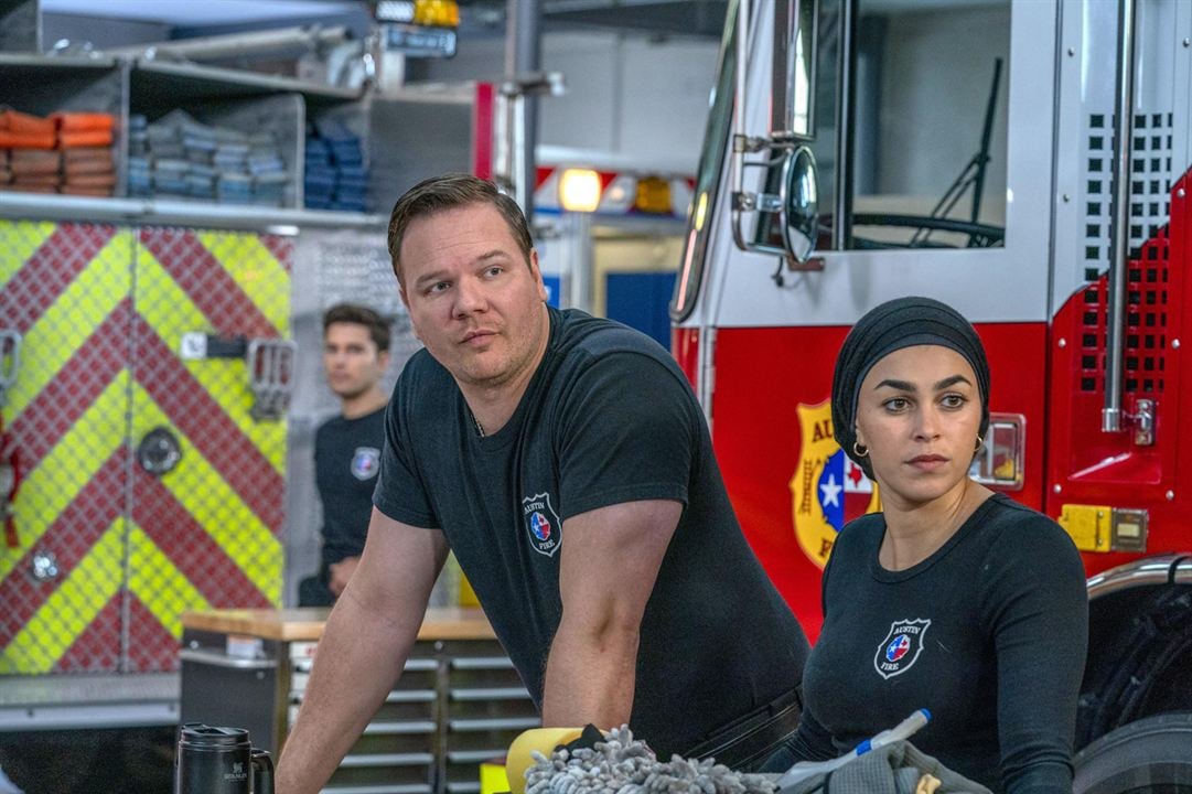 9-1-1 : Lone Star : Photo Jim Parrack, Natacha Karam