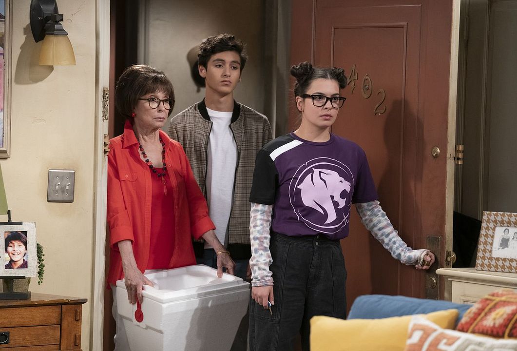Au fil des jours (2017) : Photo Rita Moreno, Isabella Gomez, Marcel Ruiz