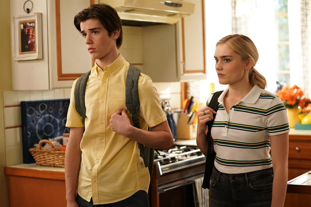 American Housewife (2016) : Photo Daniel DiMaggio, Meg Donnelly