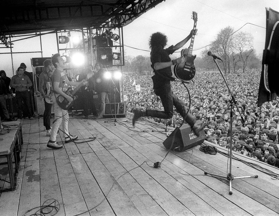 White Riot : Photo