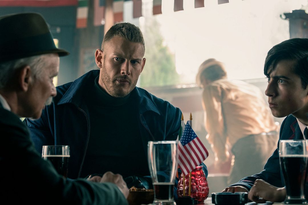Umbrella Academy : Photo Sean Sullivan, Tom Hopper, Aidan Gallagher