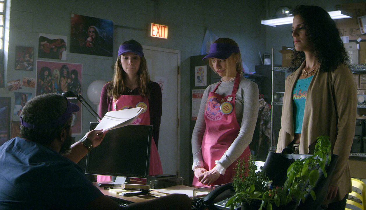 Teenage Bounty Hunters : Photo Maddie Phillips, Shirley Rumierk, Kadeem Hardison, Anjelica Bette Fellini