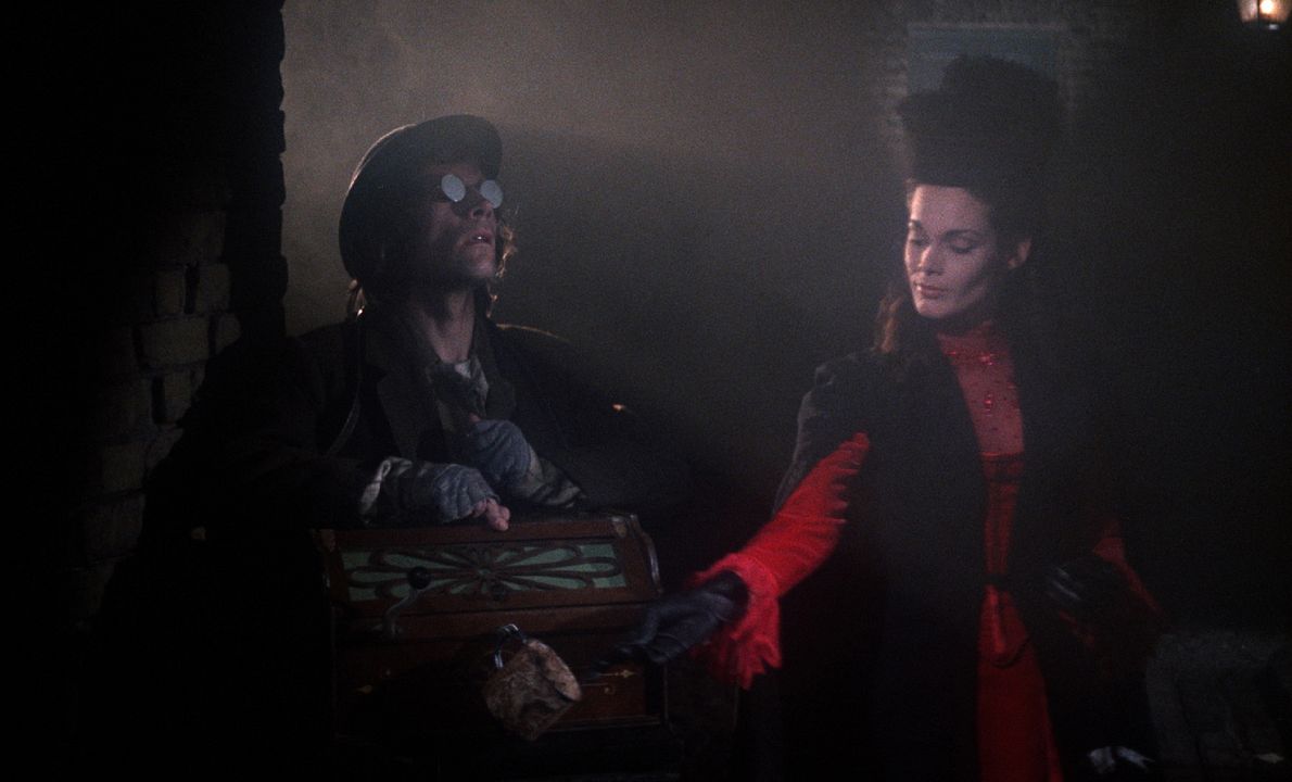 Dr. Jekyll et Sister Hyde: Tony Calvino