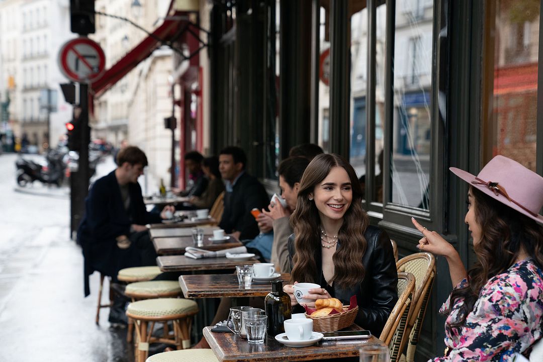 Emily in Paris : Photo Lily Collins