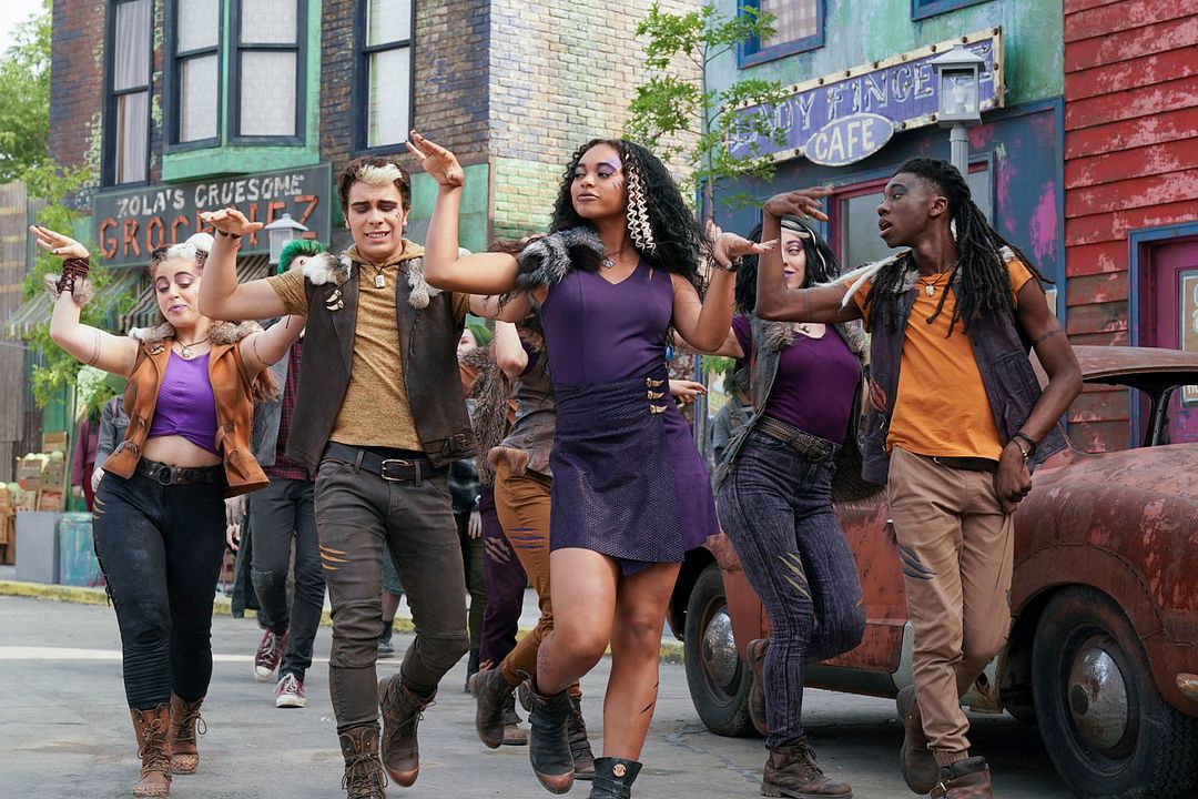 Zombies 2 : Photo Chandler Kinney, Pearce Joza