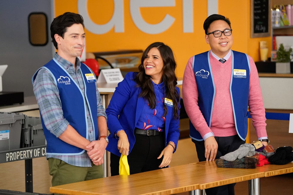 Superstore : Photo Nico Santos, America Ferrera, Ben Feldman