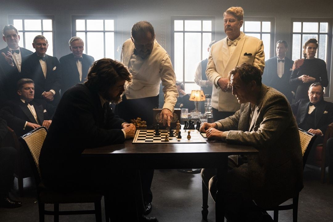Le Joueur d'échecs : Photo Samuel Finzi, Albrecht Schuch, Oliver Masucci, Rolf Lassgård