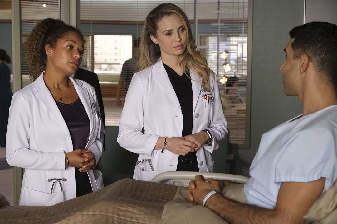 Good Doctor : Photo Fiona Gubelmann, Antonia Thomas