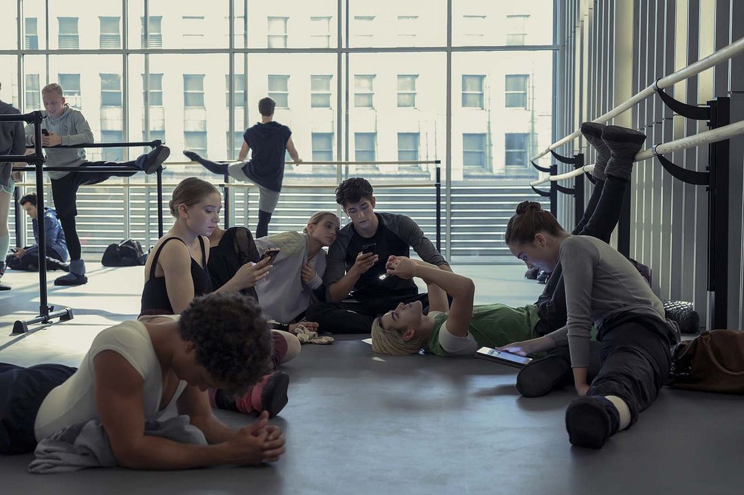 Tiny Pretty Things : Photo Casimere Jollette, Brennan Clost, Barton Cowperthwaite, Damon J. Gillespie