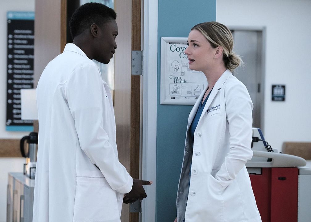 The Resident : Photo Shaunette Renee Wilson, Emily VanCamp