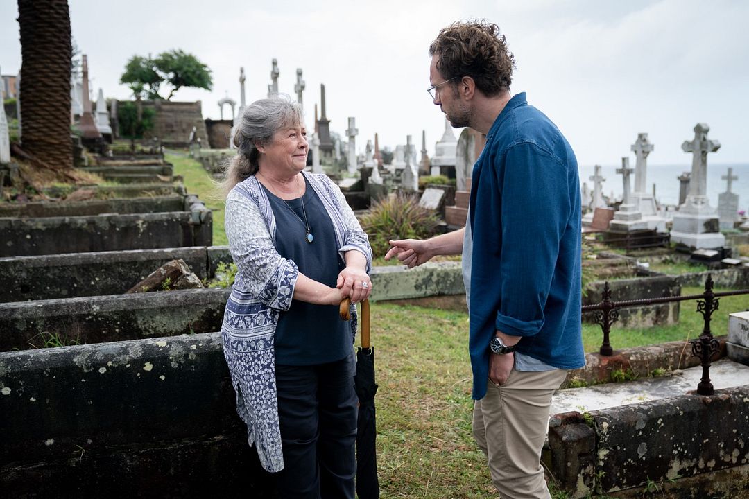 Avance (trop) rapide : Photo Rafe Spall, Noni Hazlehurst