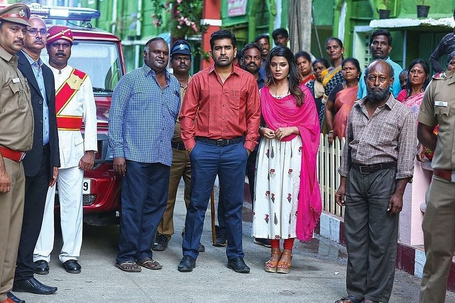 Kodiyil Oruvan : Photo Aathmika, Vijay Antony