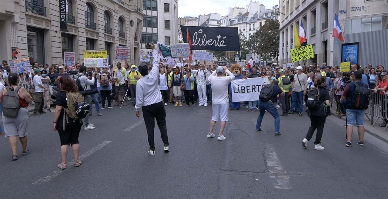 Liberté - Blouses blanches : Photo