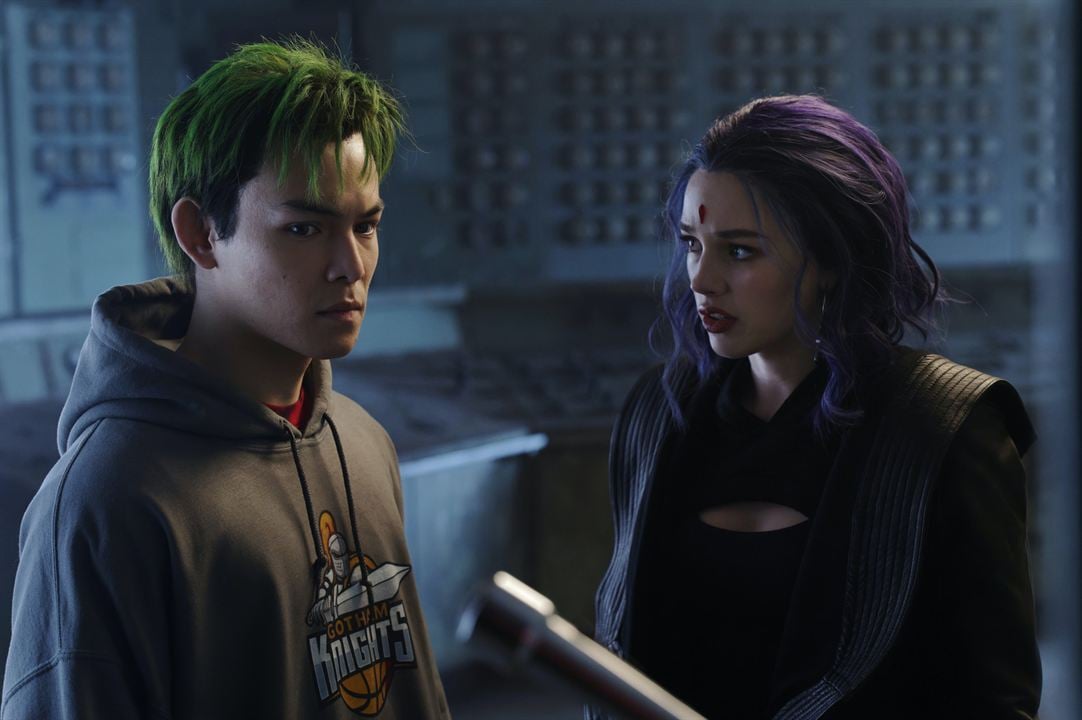 Titans : Photo Teagan Croft, Ryan Potter