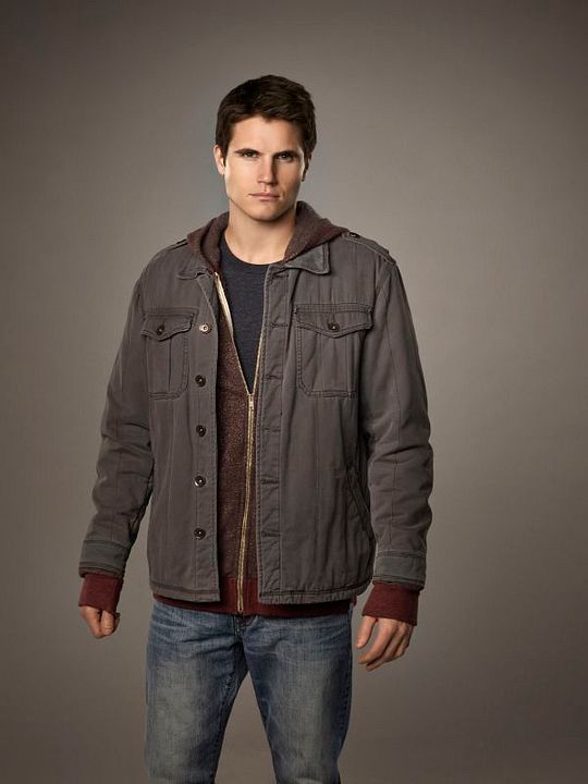 Photo promotionnelle Robbie Amell