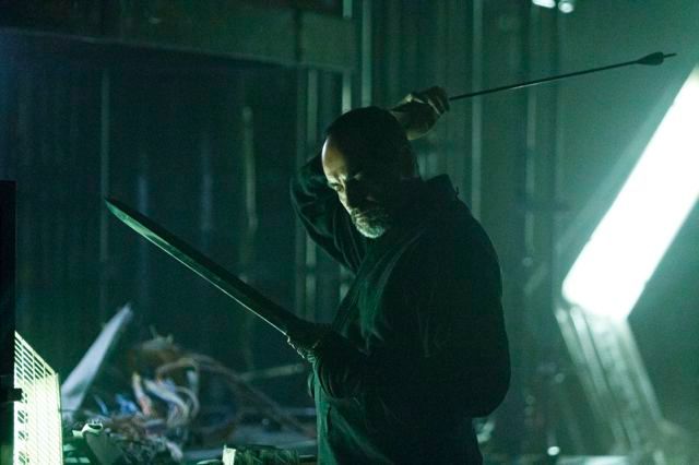 Arrow : Photo Navid Negahban