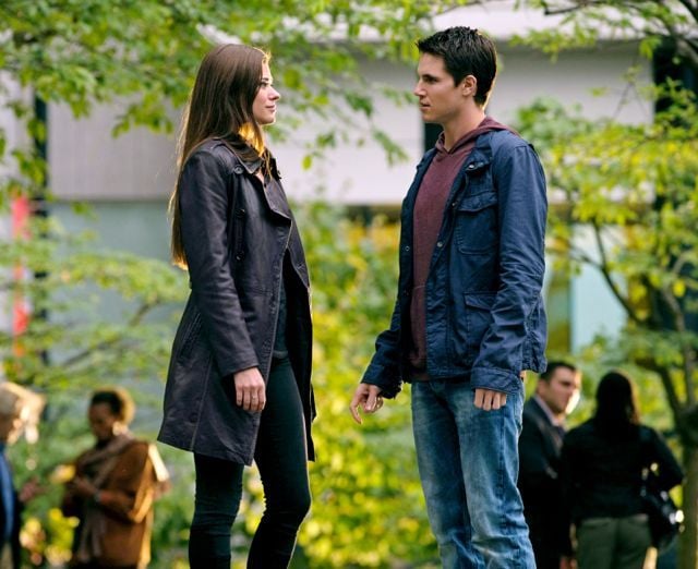 The Tomorrow People (2013) : Photo Robbie Amell, Peyton List (I)