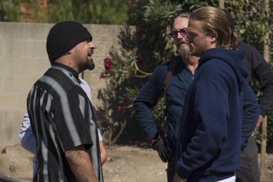 Sons of Anarchy : Photo Rey Gallegos, Tommy Flanagan, Charlie Hunnam