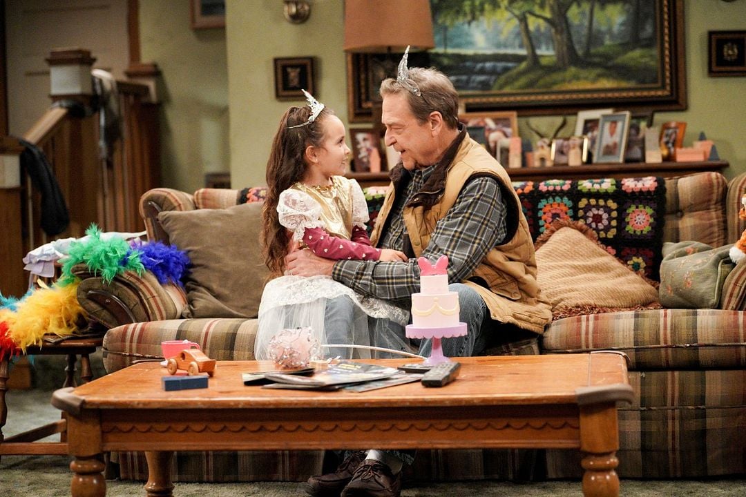 The Conners : Photo John Goodman, Charlotte Sanchez