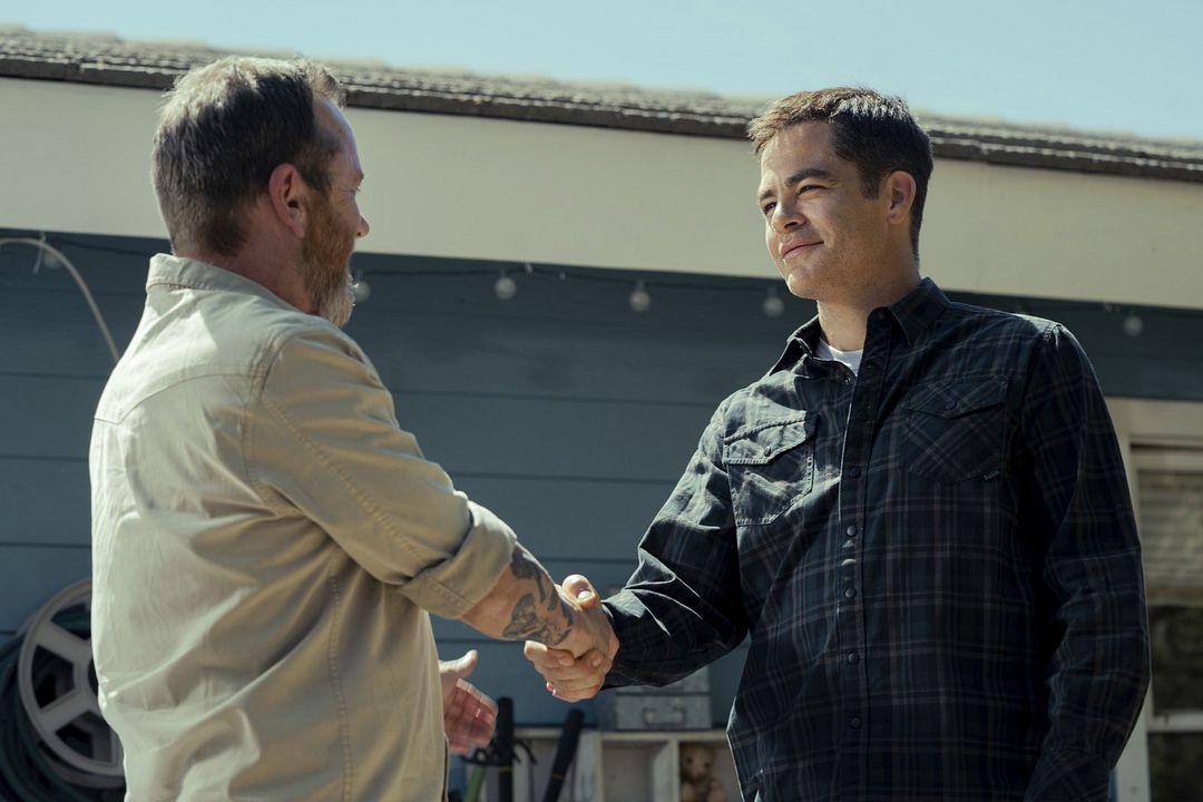 The Contractor : Photo Kiefer Sutherland, Chris Pine, Eddie Marsan
