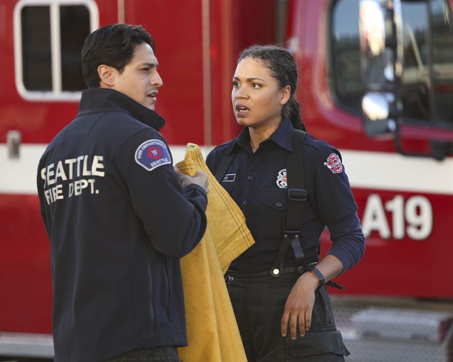 Grey's Anatomy : Station 19 : Photo Carlos Miranda, Barrett Doss