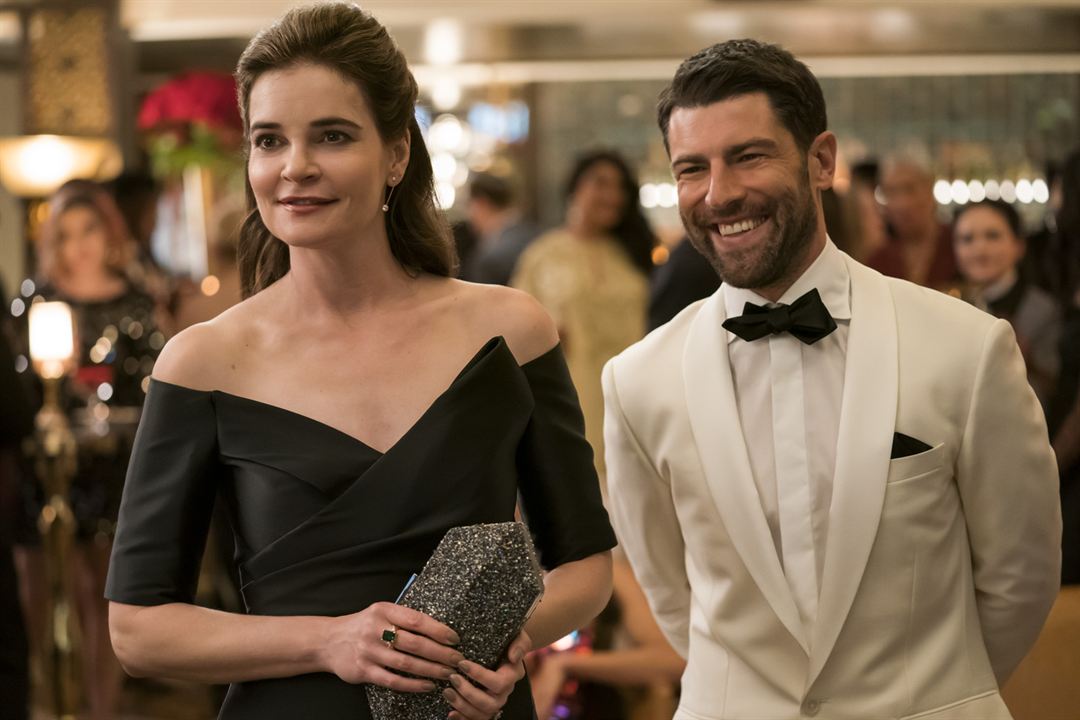 The Valet : Photo Max Greenfield, Betsy Brandt