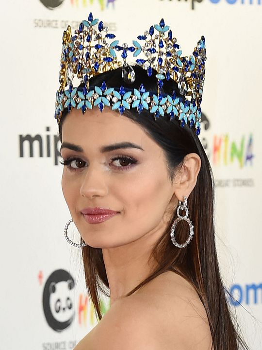 Affiche Manushi Chhillar