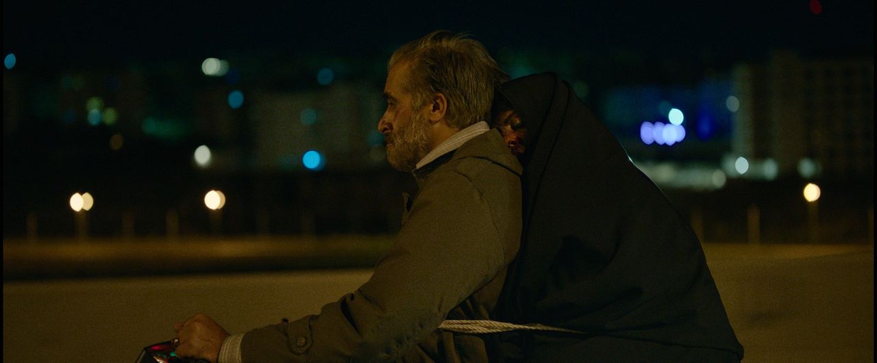 Horaires Des Séances Du Film Les Nuits De Mashhad Photo du film Les Nuits de Mashhad - Photo 4 sur 13 - AlloCiné