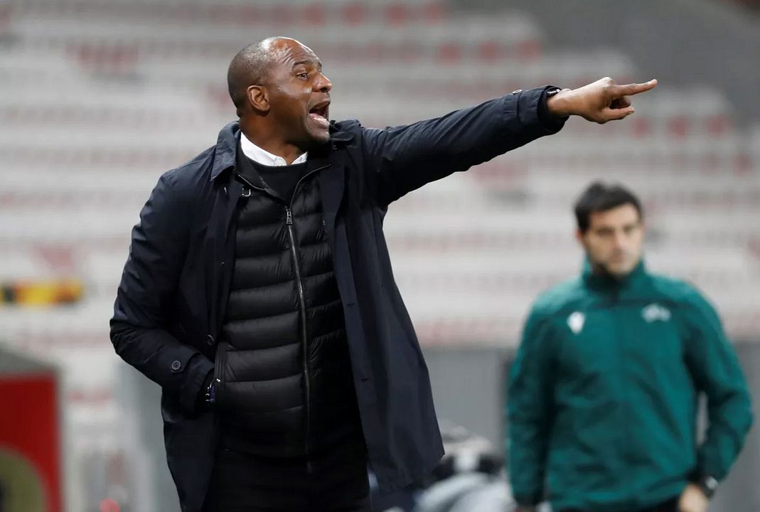 Patrick Vieira - off the Bench : Photo